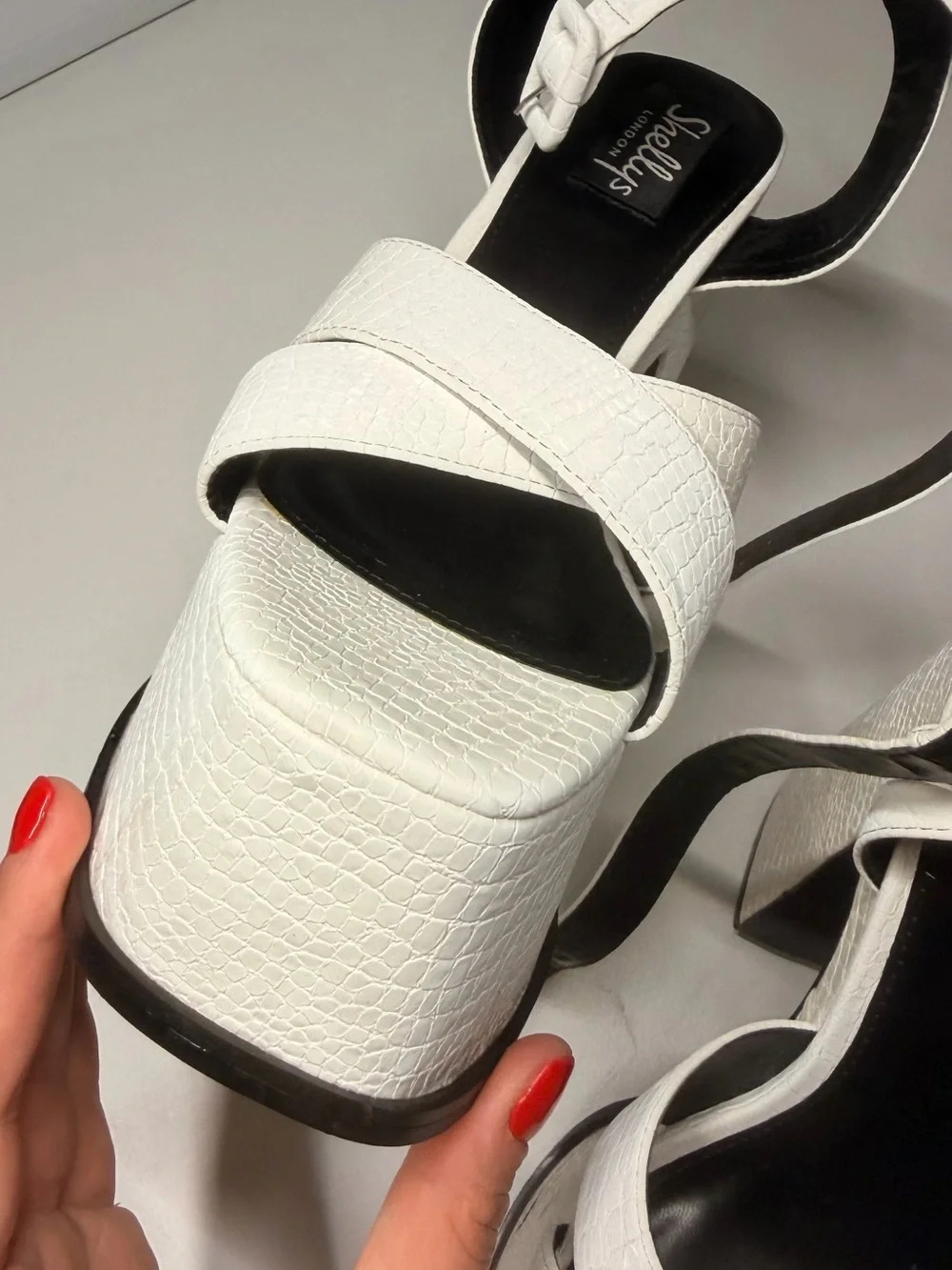 White Platform Ankle-Strap Women's Sandals Shellys London 38